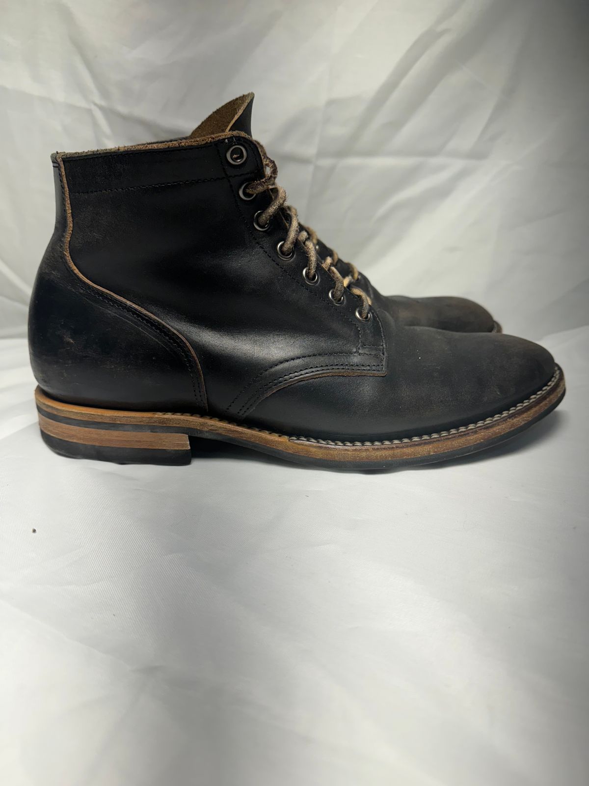 Photo by drtobiassfunke on February 6, 2024 of the Viberg Service Boot in Horween Black Chromexcel.