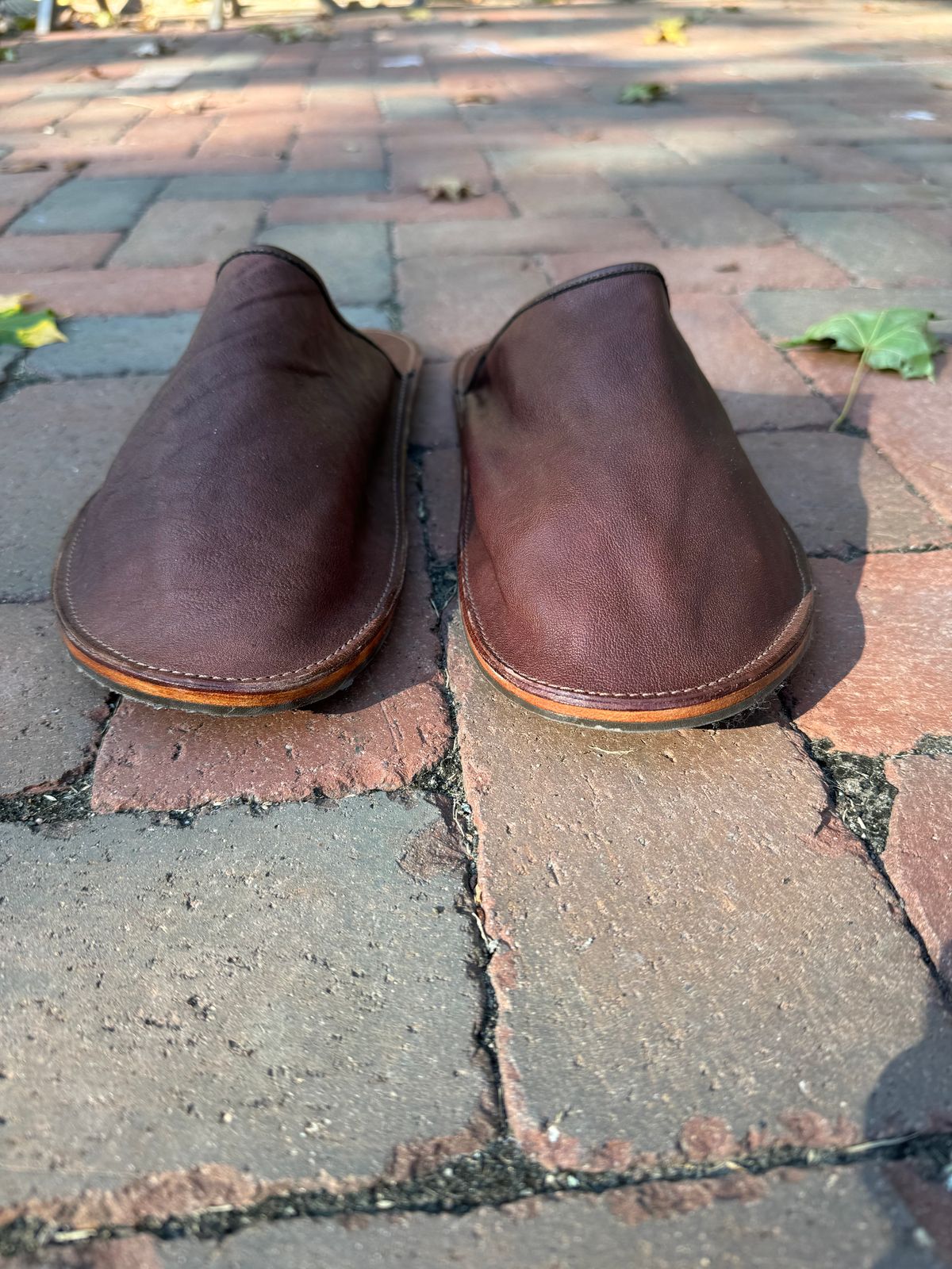 Photo by drtobiassfunke on October 7, 2024 of the Viberg Slide in Maryam Marrone Washed Kangaroo.