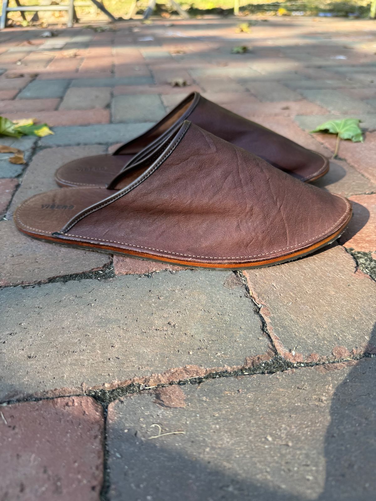 Photo by drtobiassfunke on October 7, 2024 of the Viberg Slide in Maryam Marrone Washed Kangaroo.