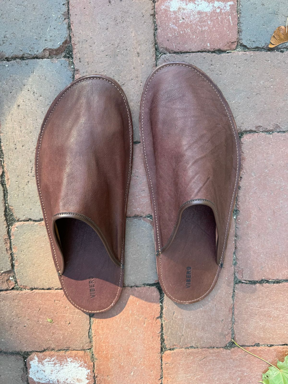 Photo by drtobiassfunke on October 7, 2024 of the Viberg Slide in Maryam Marrone Washed Kangaroo.