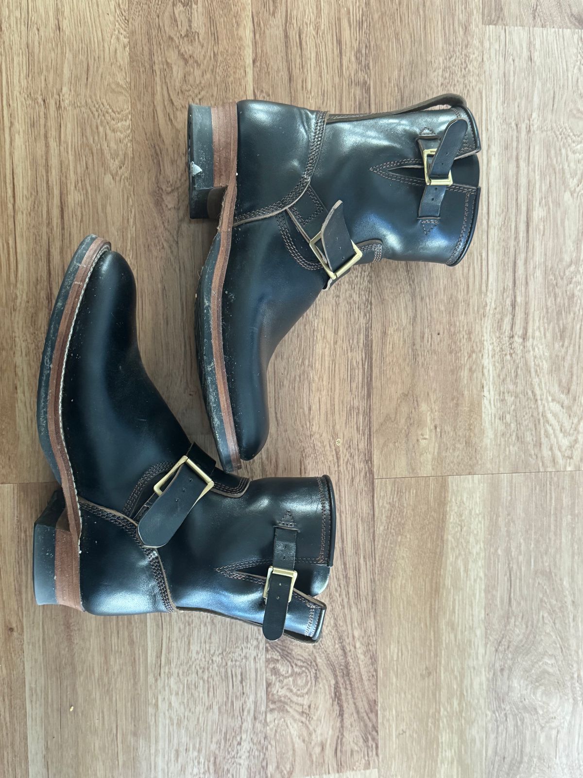 Photo by jimtigerbelly on October 10, 2023 of the The Flat Head Engineer Boots in Black Japanese Cordovan Horsehide.