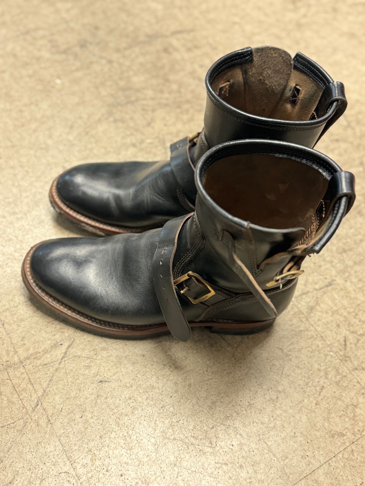 Photo by jimtigerbelly on November 30, 2023 of the The Flat Head Engineer Boots in Black Japanese Cordovan Horsehide.