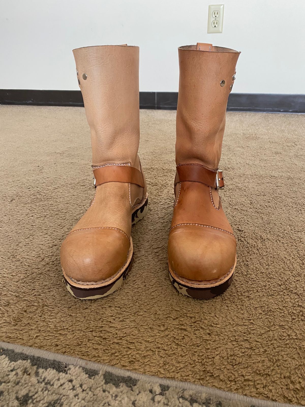 Photo by thurmontleatherco on July 22, 2023 of the Thurmont Leather Company Munson Engineer in Unknown Natural Veg Tan.