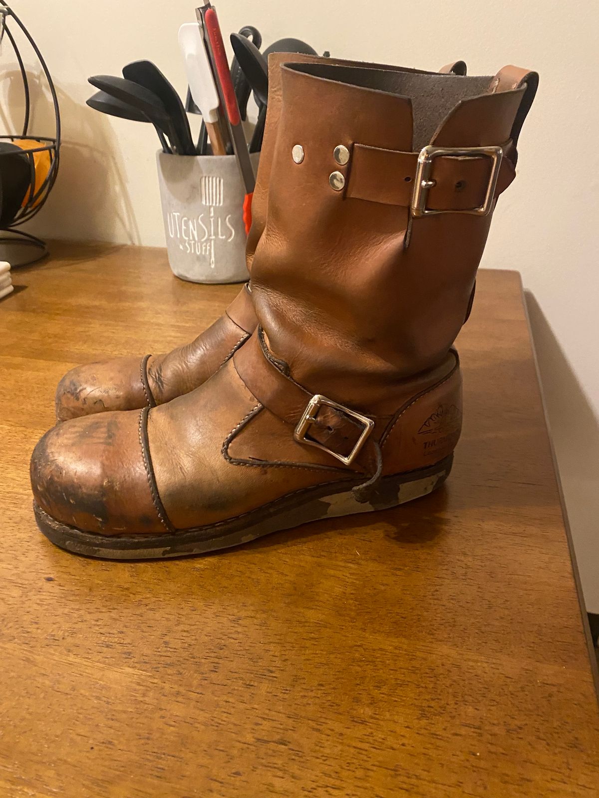Photo by thurmontleatherco on November 25, 2023 of the Thurmont Leather Company Munson Engineer in Unknown Natural Veg Tan.