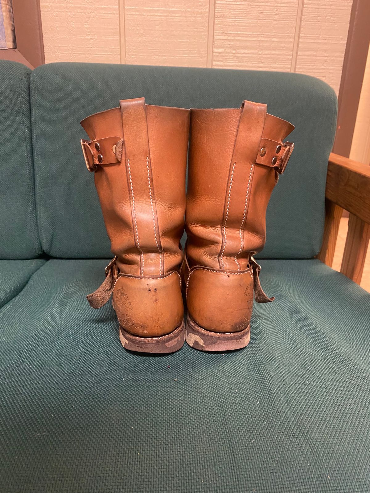 Photo by thurmontleatherco on January 21, 2024 of the Thurmont Leather Company Munson Engineer in Unknown Natural Veg Tan.