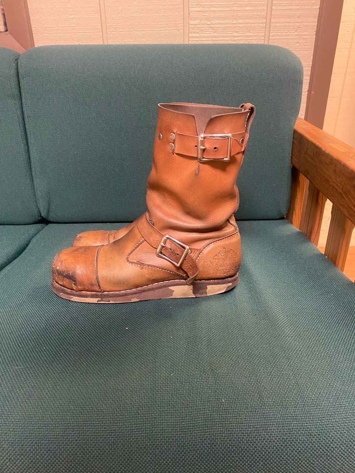 Photo by thurmontleatherco on January 21, 2024 of the Thurmont Leather Company Munson Engineer in Unknown Natural Veg Tan.