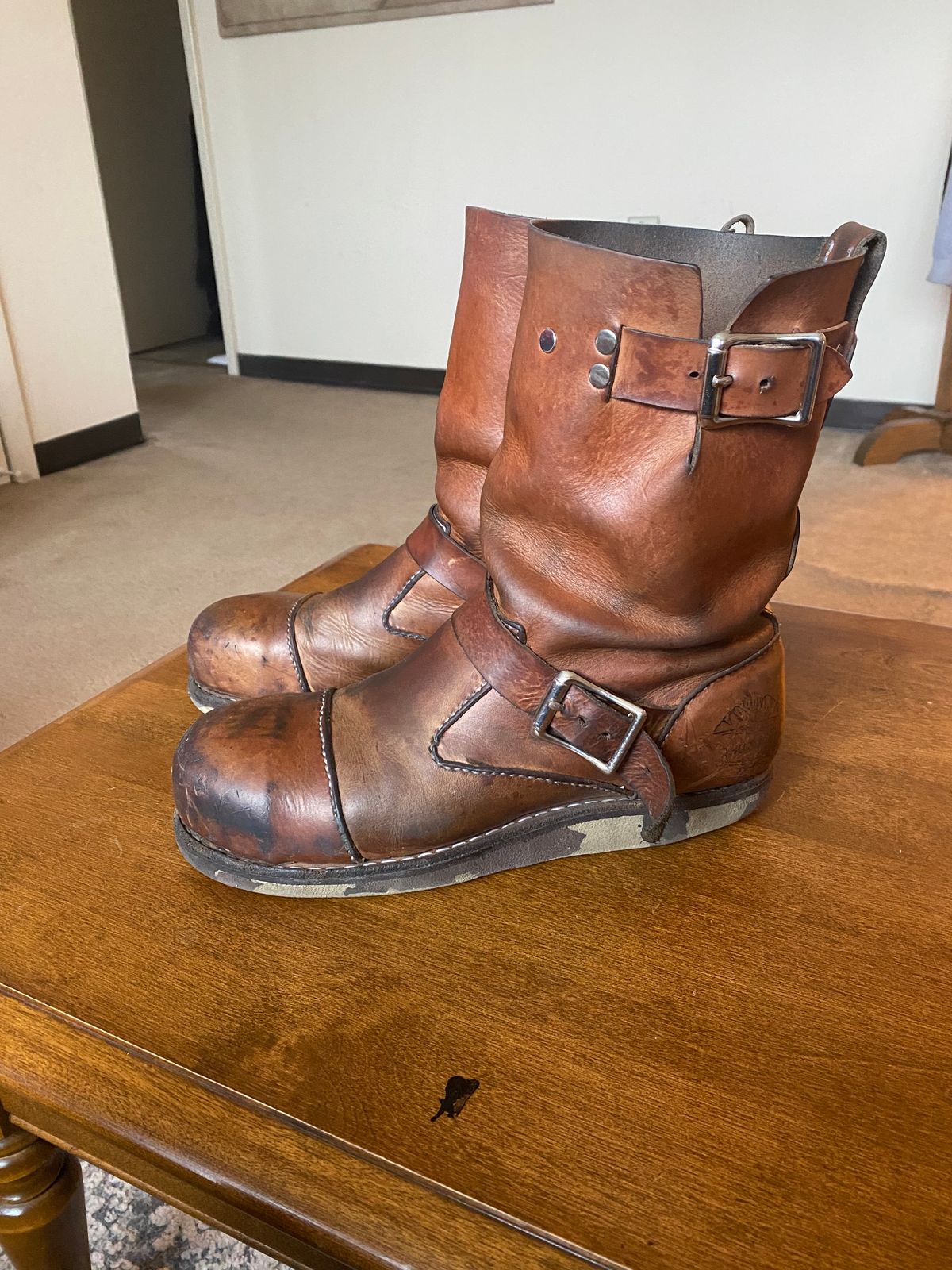 Photo by thurmontleatherco on February 22, 2024 of the Thurmont Leather Company Munson Engineer in Unknown Natural Veg Tan.