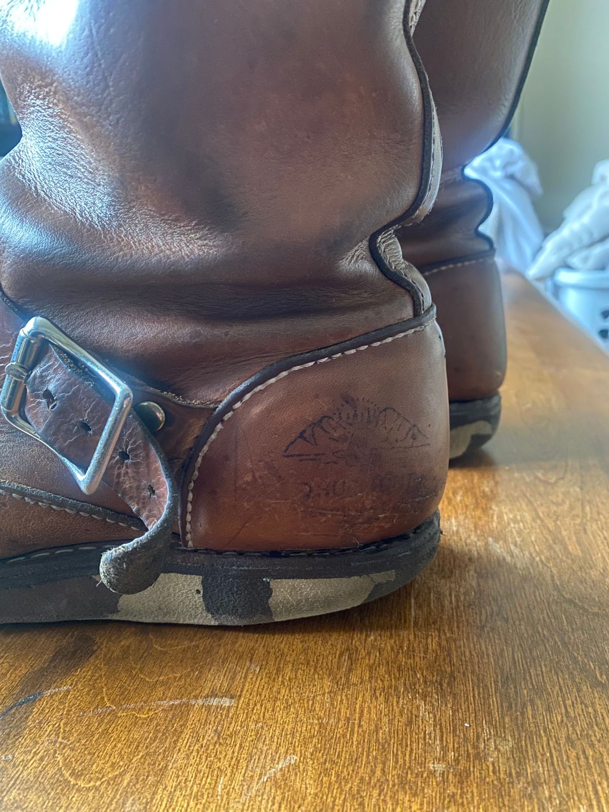 Photo by thurmontleatherco on April 2, 2024 of the Thurmont Leather Company Munson Engineer in Unknown Natural Veg Tan.
