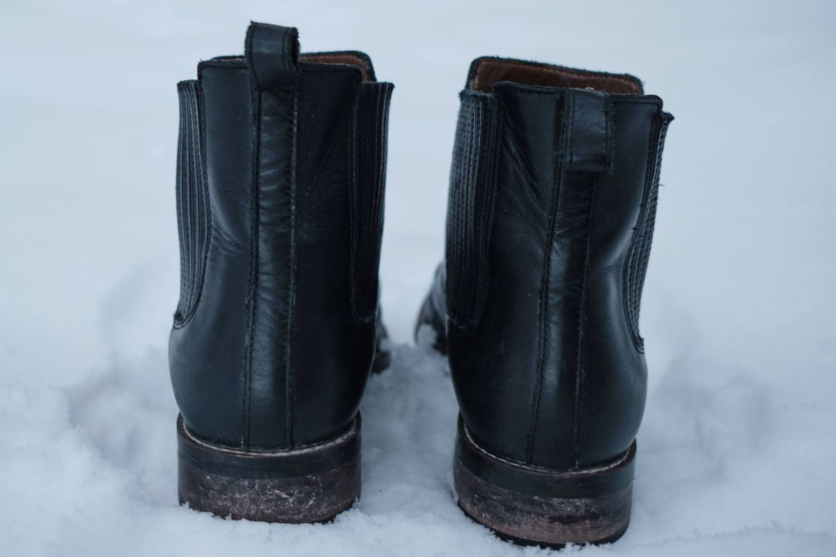 Photo by deiru on January 3, 2024 of the Thursday Duchess in Black Full Grain.