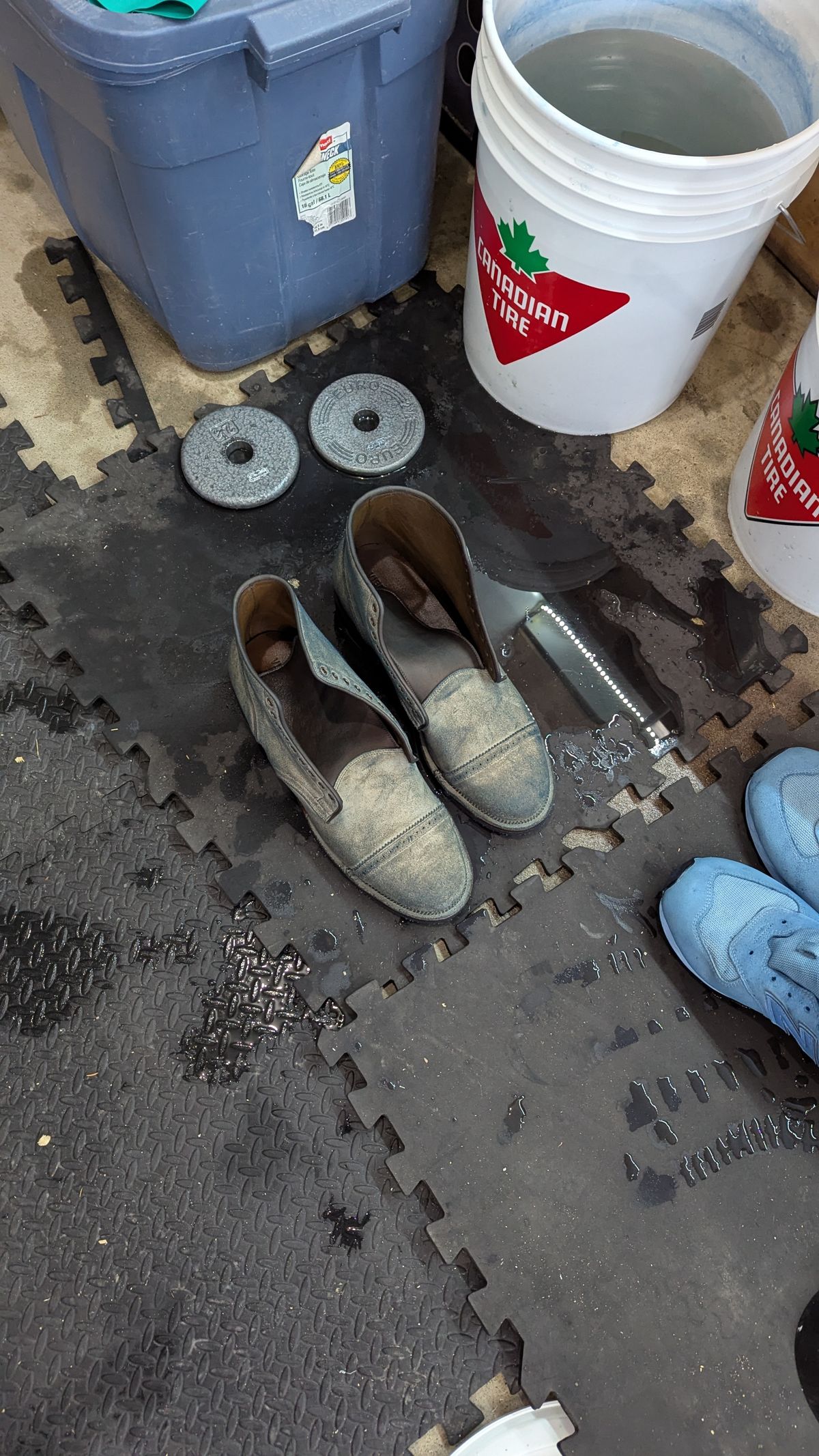Photo by deiru on August 18, 2025 of the Viberg Service Boot in C.F. Stead Milkshake Calf Suede & indigo dyed C.F. Stead Milkshake suede.