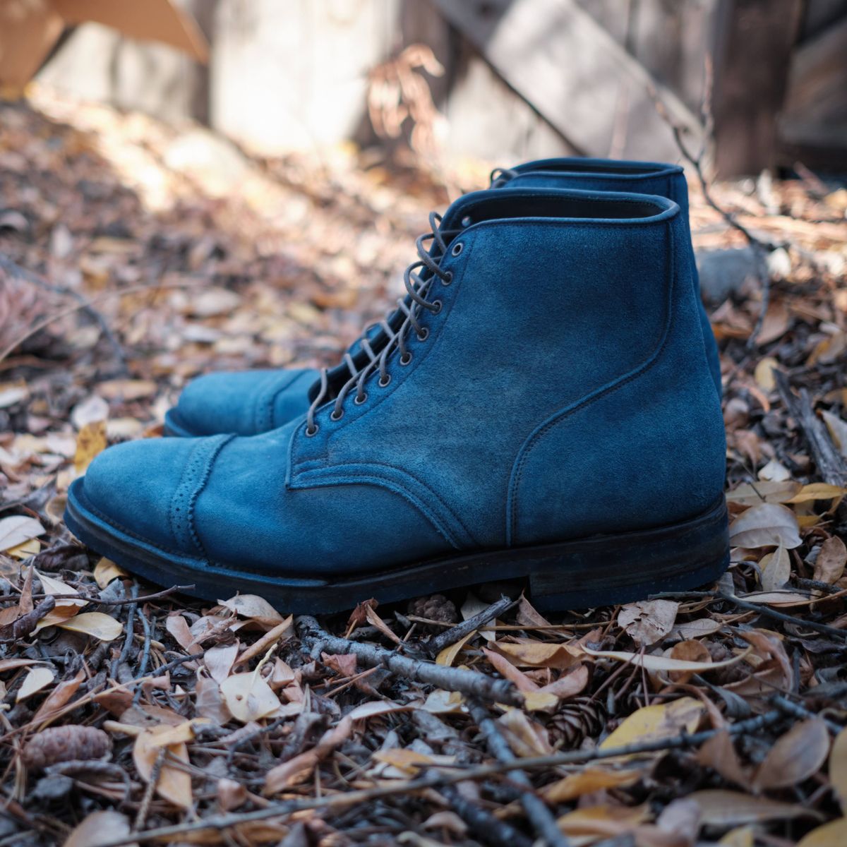 Photo by deiru on October 1, 2025 of the Viberg Service Boot in C.F. Stead Milkshake Calf Suede & indigo dyed C.F. Stead Milkshake suede.