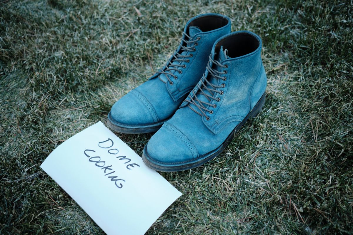 Photo by deiru on November 1, 2025 of the Viberg Service Boot in C.F. Stead Milkshake Calf Suede & indigo dyed C.F. Stead Milkshake suede.
