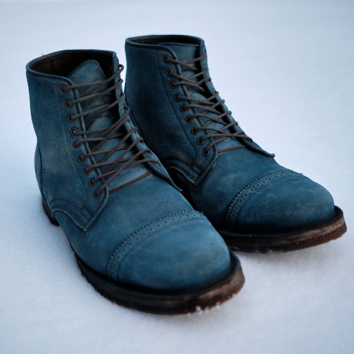 Photo by deiru on December 2, 2025 of the Viberg Service Boot in C.F. Stead Milkshake Calf Suede & indigo dyed C.F. Stead Milkshake suede.