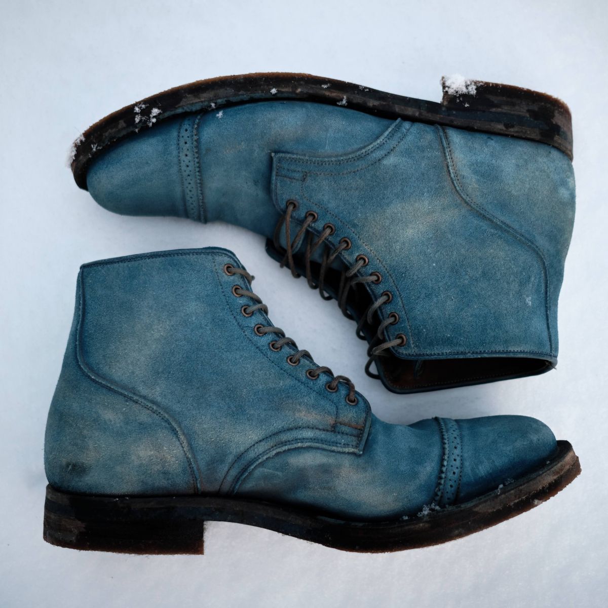 Photo by deiru on December 2, 2025 of the Viberg Service Boot in C.F. Stead Milkshake Calf Suede & indigo dyed C.F. Stead Milkshake suede.