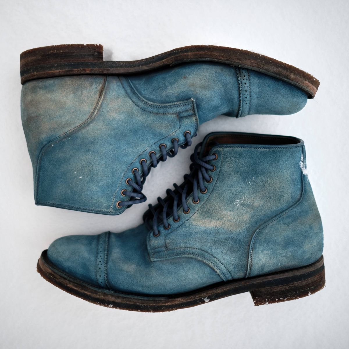 Photo by deiru on January 2, 2026 of the Viberg Service Boot in C.F. Stead Milkshake Calf Suede & indigo dyed C.F. Stead Milkshake suede.