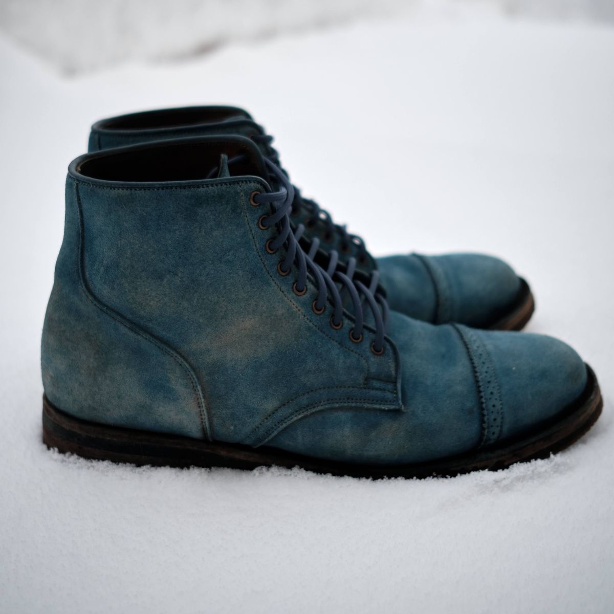 Photo by deiru on January 2, 2026 of the Viberg Service Boot in C.F. Stead Milkshake Calf Suede & indigo dyed C.F. Stead Milkshake suede.
