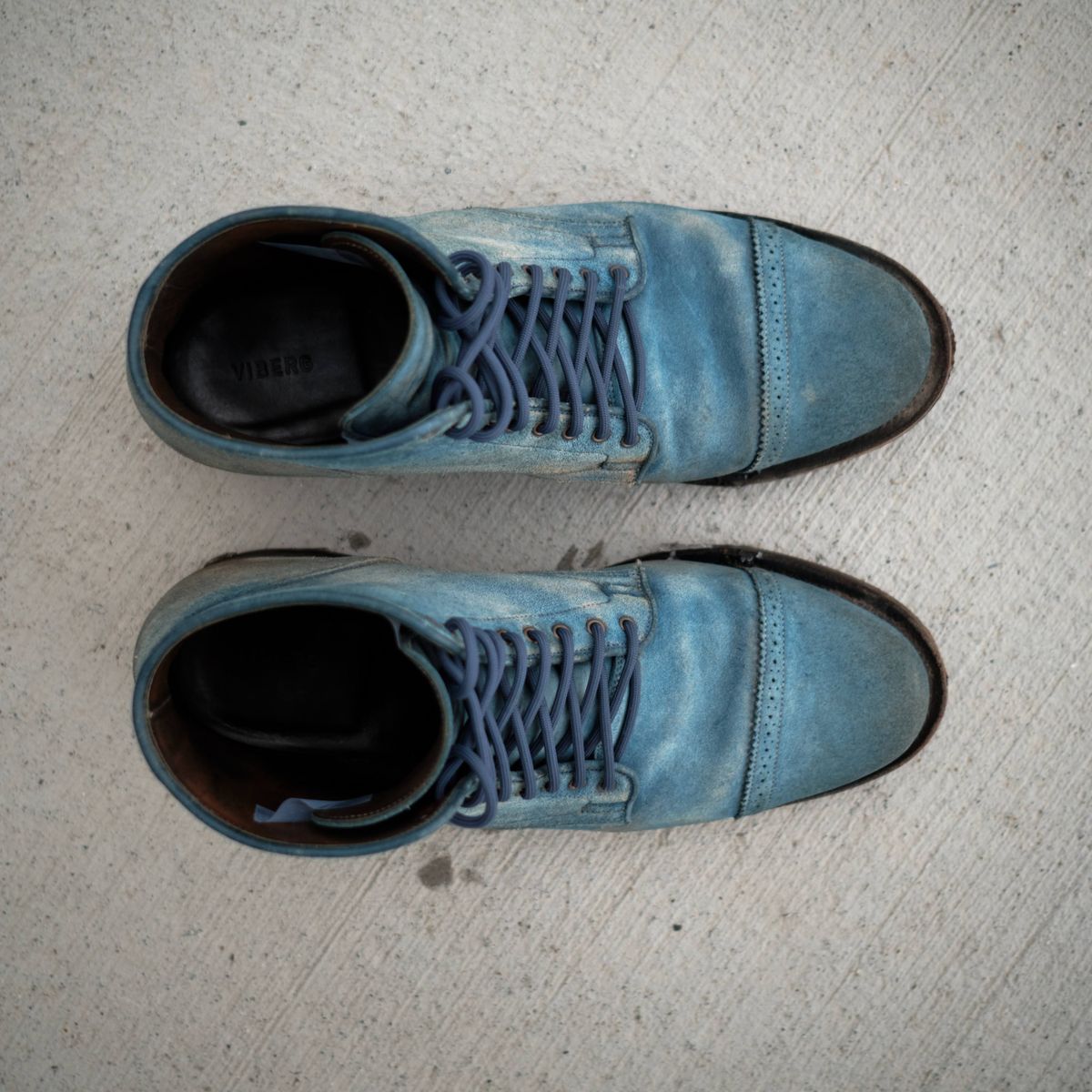 Photo by YukonSelvedge on April 3, 2026 of the Viberg Service Boot in C.F. Stead Milkshake Calf Suede & indigo dyed C.F. Stead Milkshake suede.
