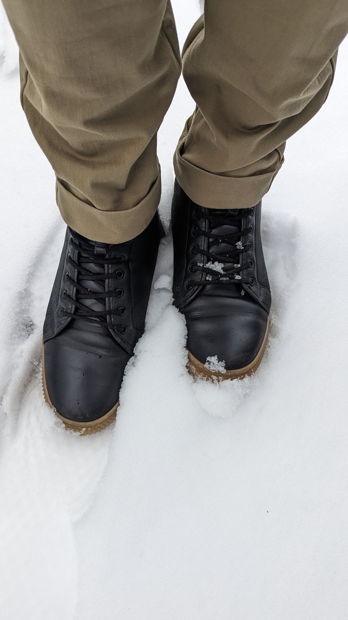 Photo by deiru on October 7, 2023 of the Goral x Rose Anvil Muggs in Irish sheepskin.
