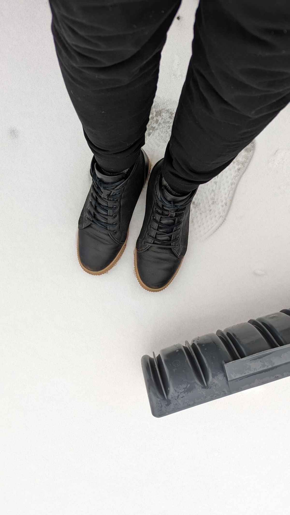 Photo by deiru on October 30, 2023 of the Goral x Rose Anvil Muggs in Irish sheepskin.