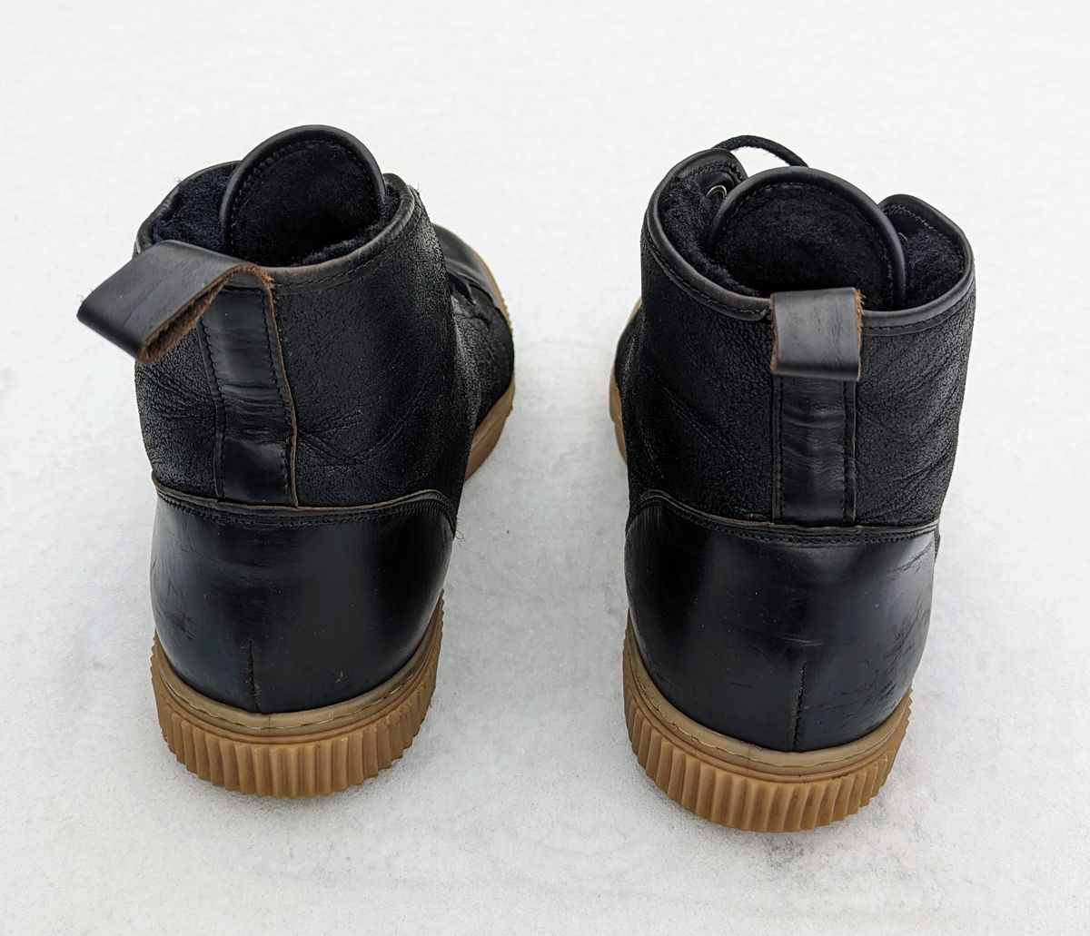 Photo by deiru on November 4, 2023 of the Goral x Rose Anvil Muggs in Irish sheepskin.