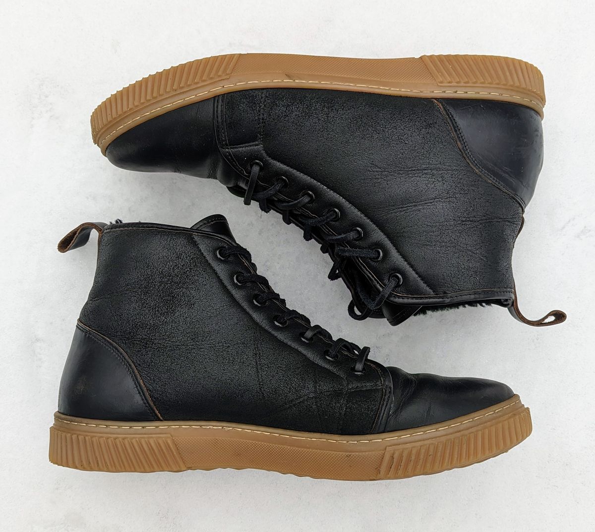 Photo by deiru on November 4, 2023 of the Goral x Rose Anvil Muggs in Irish sheepskin.