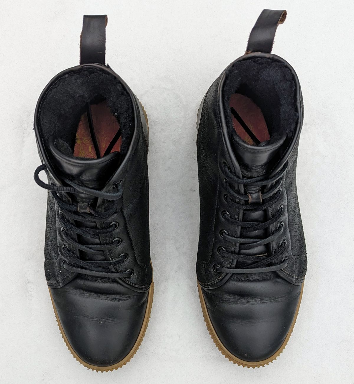 Photo by deiru on November 4, 2023 of the Goral x Rose Anvil Muggs in Irish sheepskin.