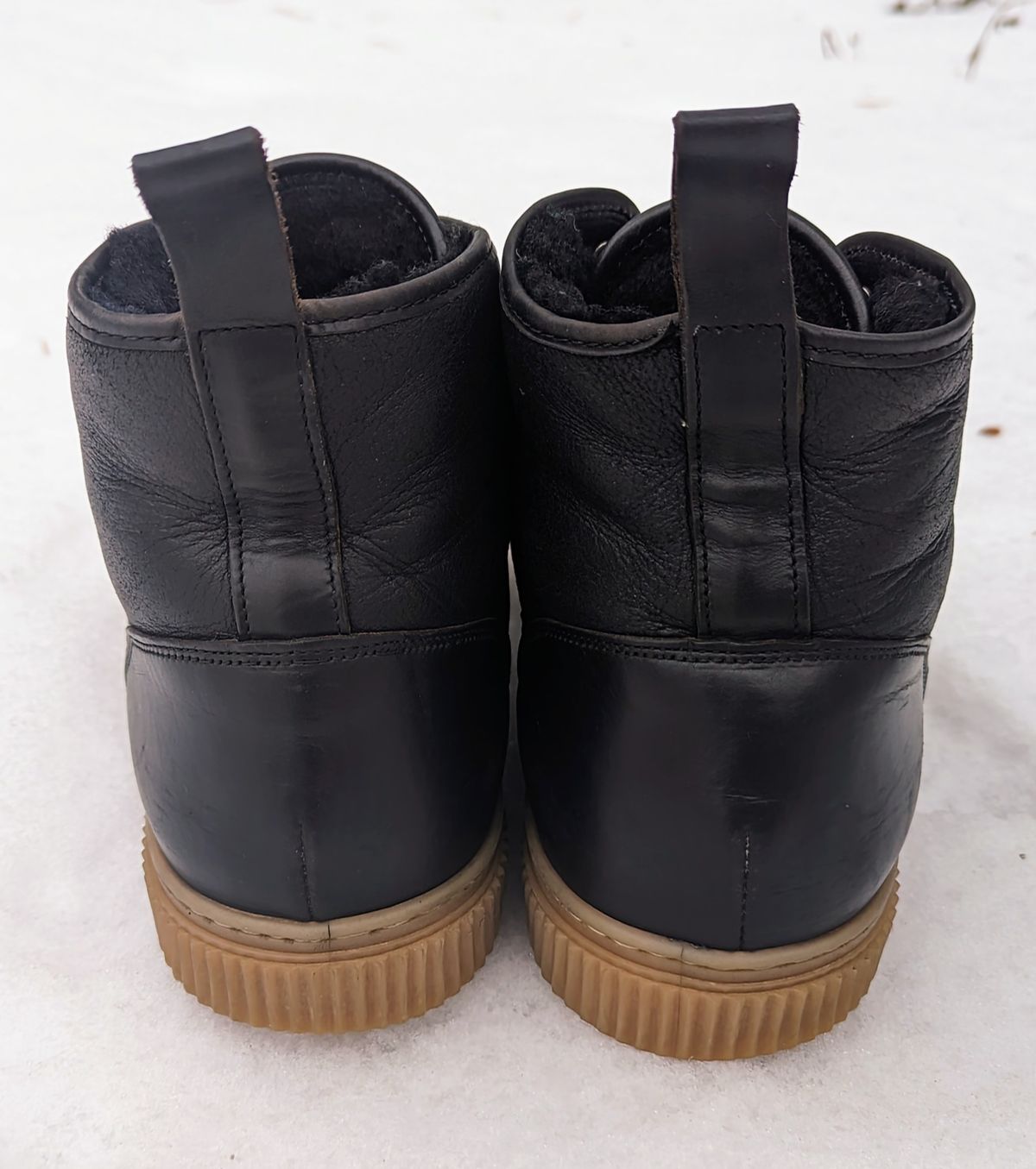 Photo by deiru on December 3, 2023 of the Goral x Rose Anvil Muggs in Irish sheepskin.