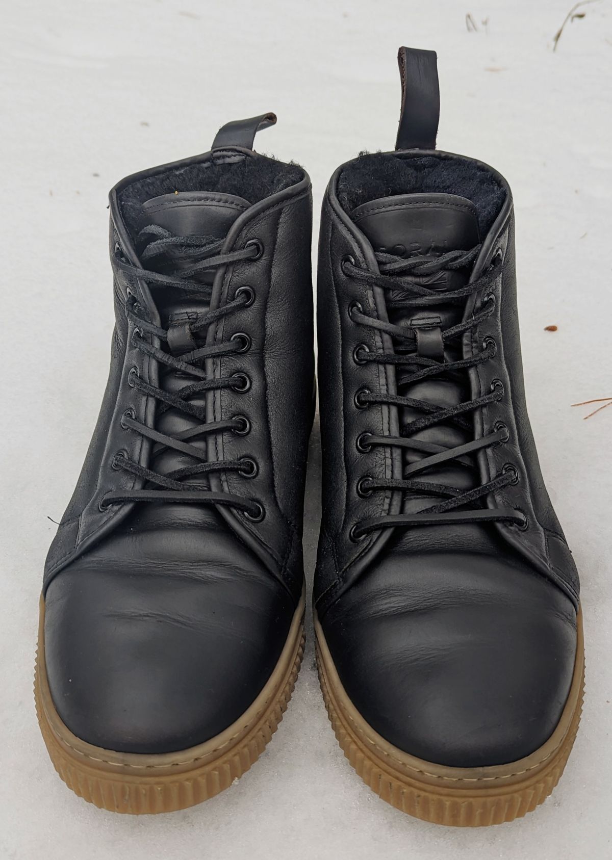 Photo by deiru on December 3, 2023 of the Goral x Rose Anvil Muggs in Irish sheepskin.
