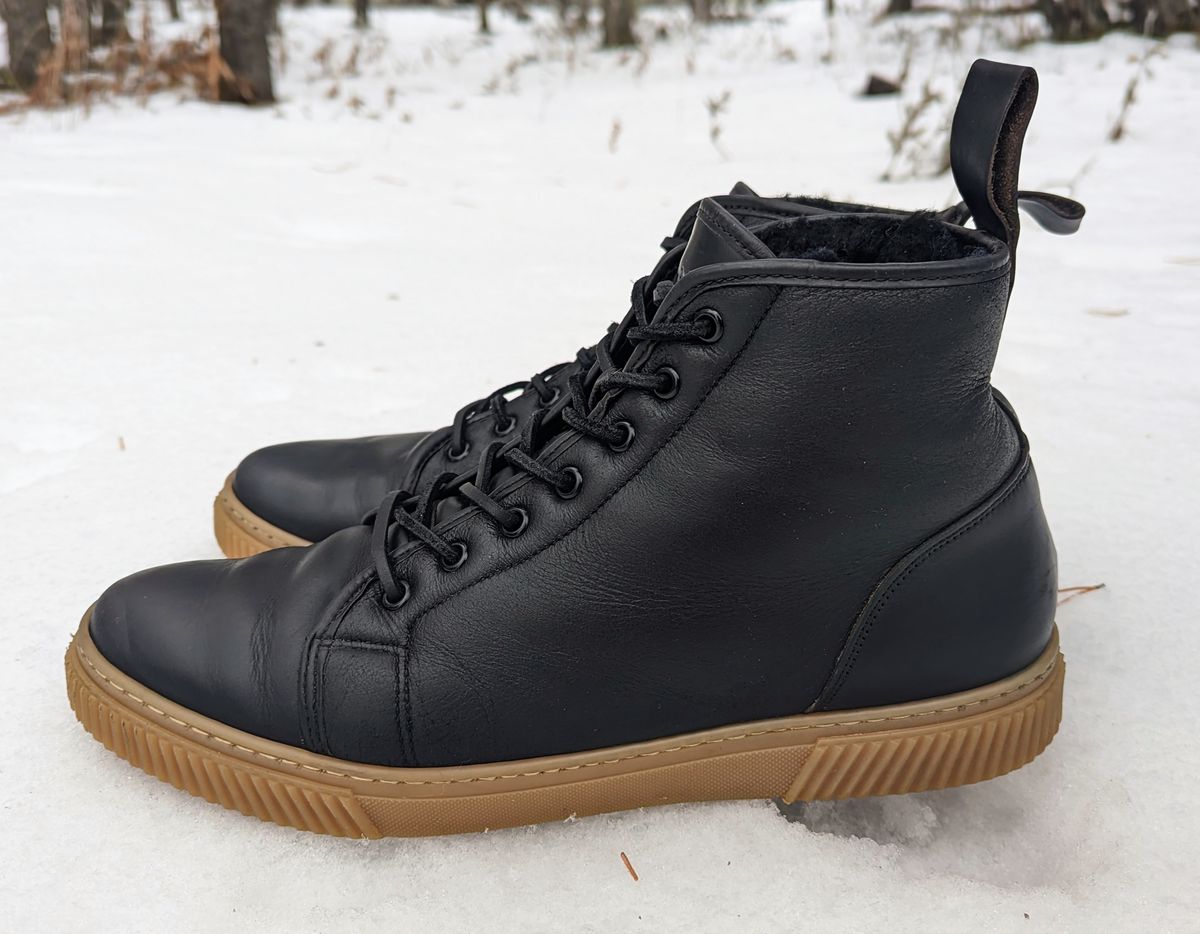 Photo by deiru on December 3, 2023 of the Goral x Rose Anvil Muggs in Irish sheepskin.
