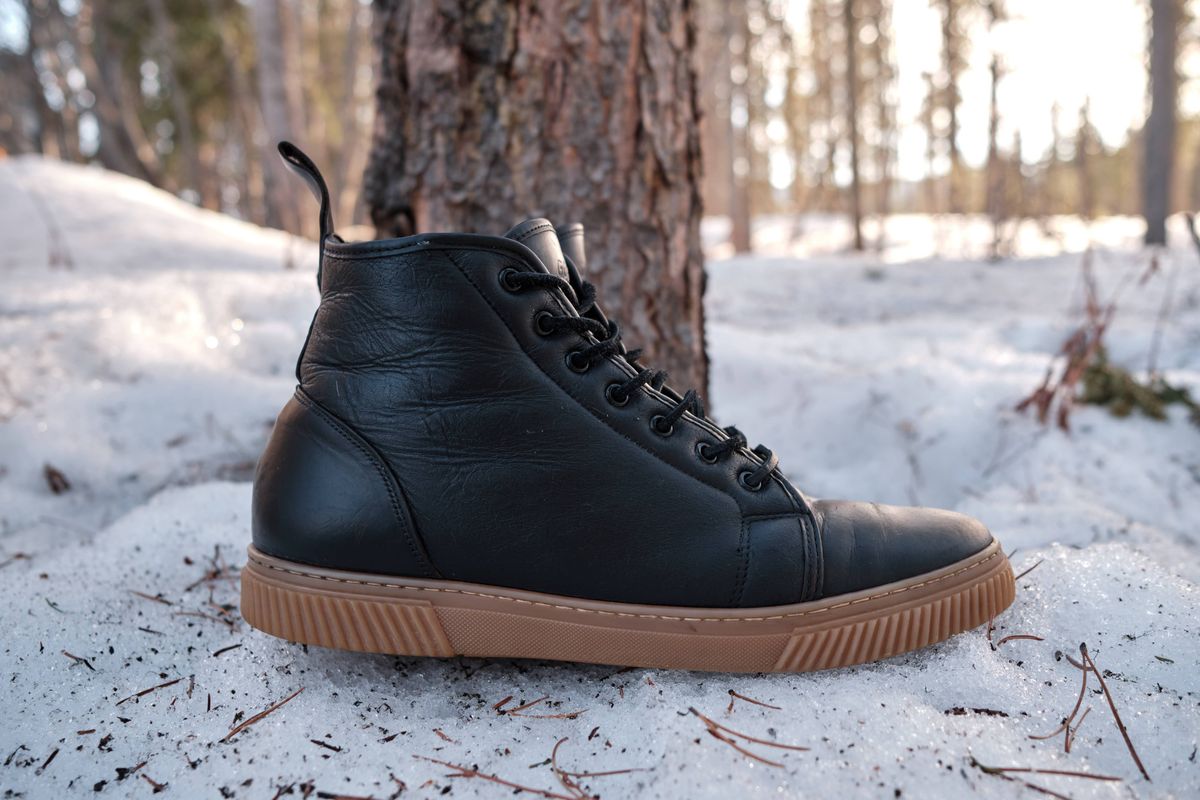 Photo by deiru on April 2, 2024 of the Goral x Rose Anvil Muggs in Irish sheepskin.