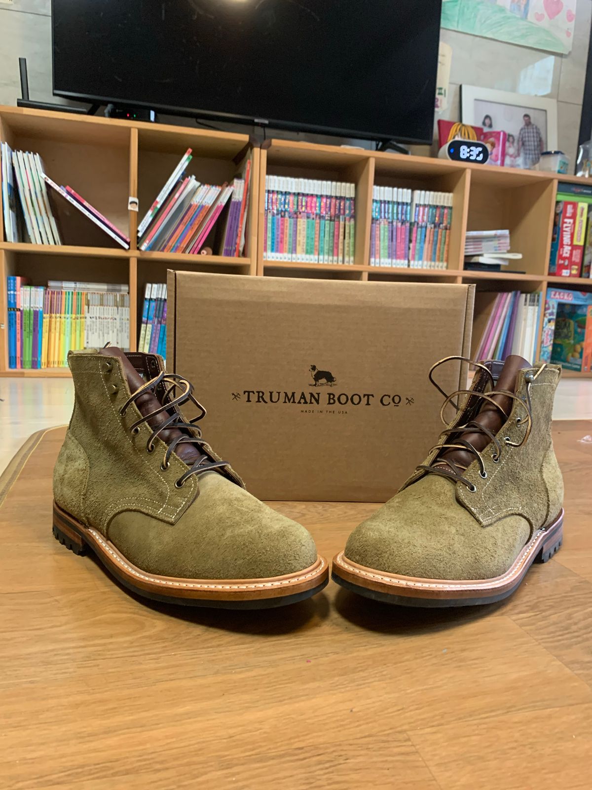 Photo by eggieman on October 3, 2022 of the Truman Service Boot in Tasman Leather Group Coyote Roughout.