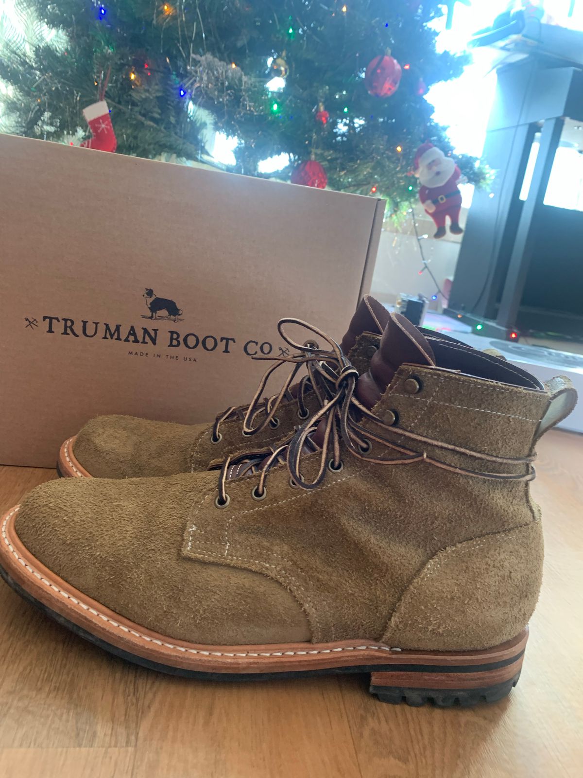 Photo by eggieman on December 5, 2022 of the Truman Service Boot in Tasman Leather Group Coyote Roughout.