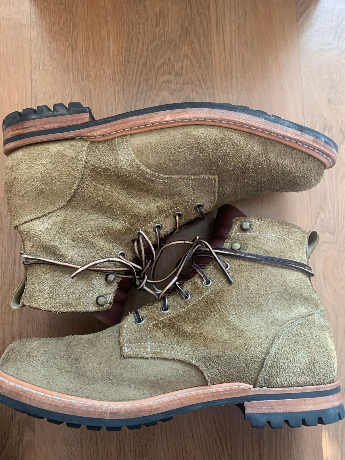 Photo by eggieman on December 5, 2022 of the Truman Service Boot in Tasman Leather Group Coyote Roughout.