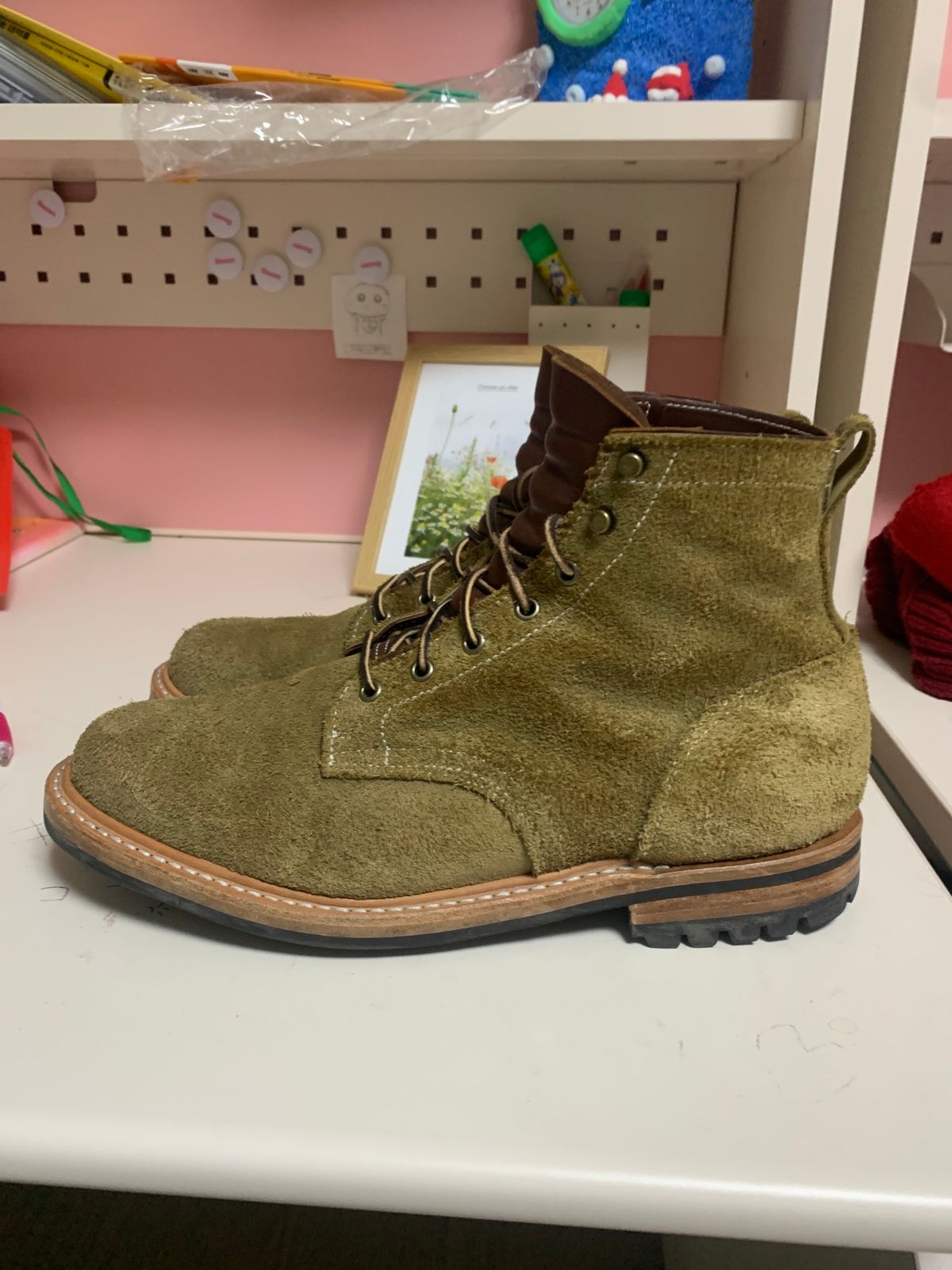 Photo by eggieman on February 5, 2023 of the Truman Service Boot in Tasman Leather Group Coyote Roughout.