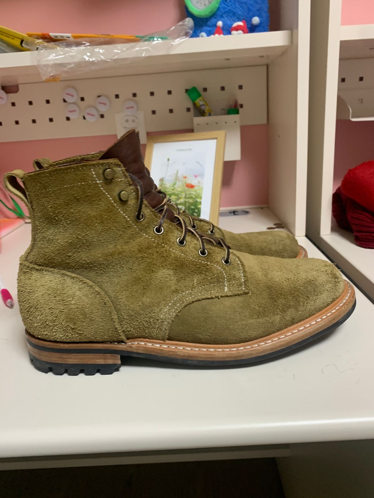 Photo by eggieman on February 5, 2023 of the Truman Service Boot in Tasman Leather Group Coyote Roughout.