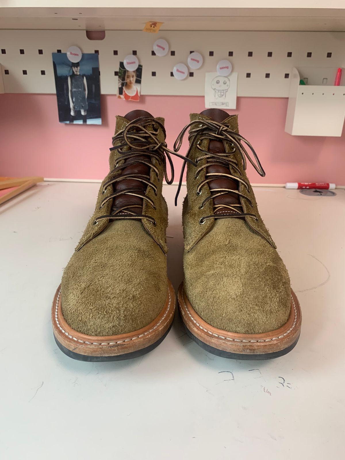 Photo by eggieman on March 5, 2023 of the Truman Service Boot in Tasman Leather Group Coyote Roughout.