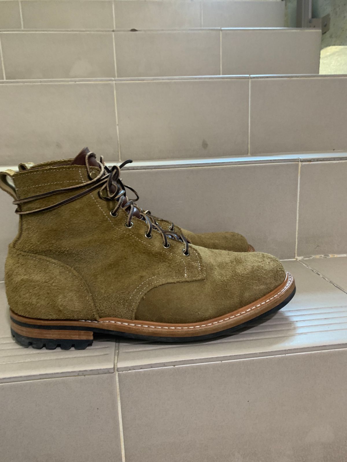 Photo by eggieman on April 2, 2023 of the Truman Service Boot in Tasman Leather Group Coyote Roughout.