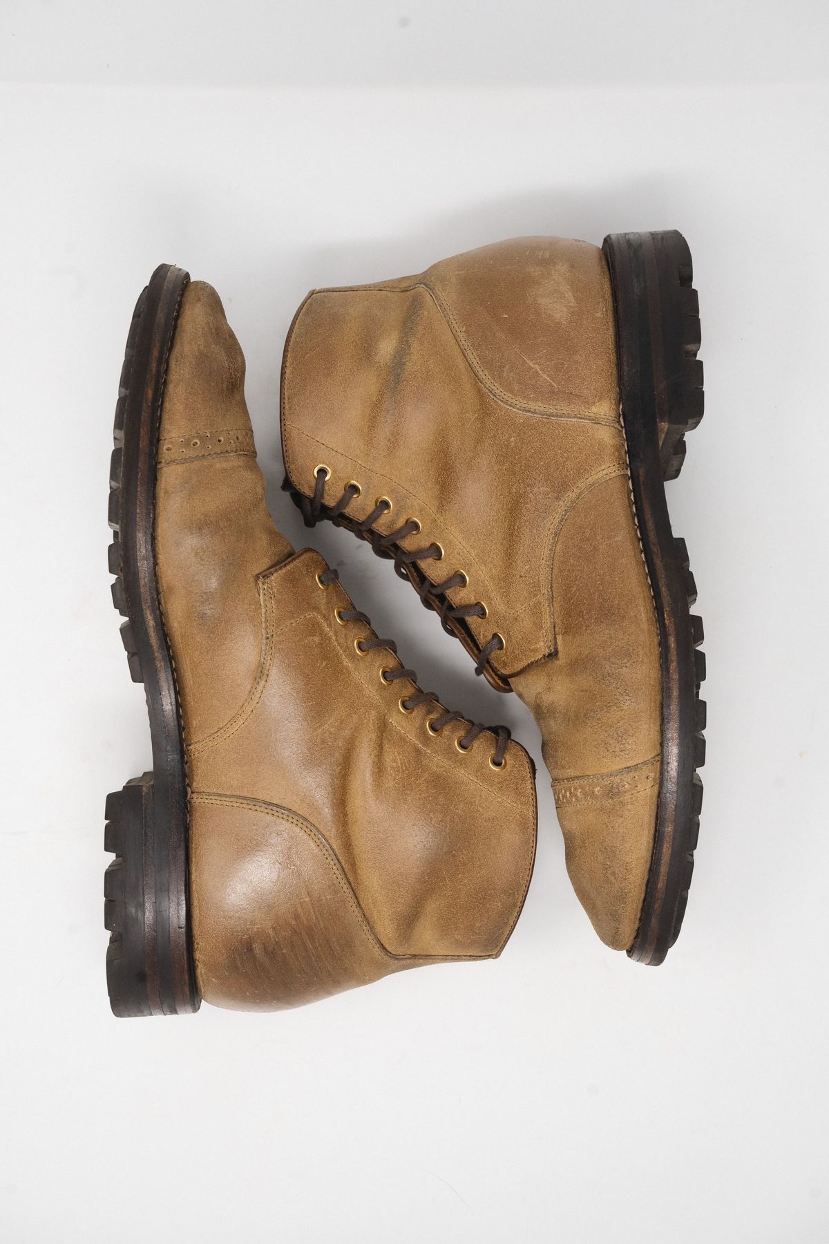 Photo by ccasenhiser on February 3, 2025 of the Grant Stone Garrison Boot in C.F. Stead Natural Waxy Commander Suede.
