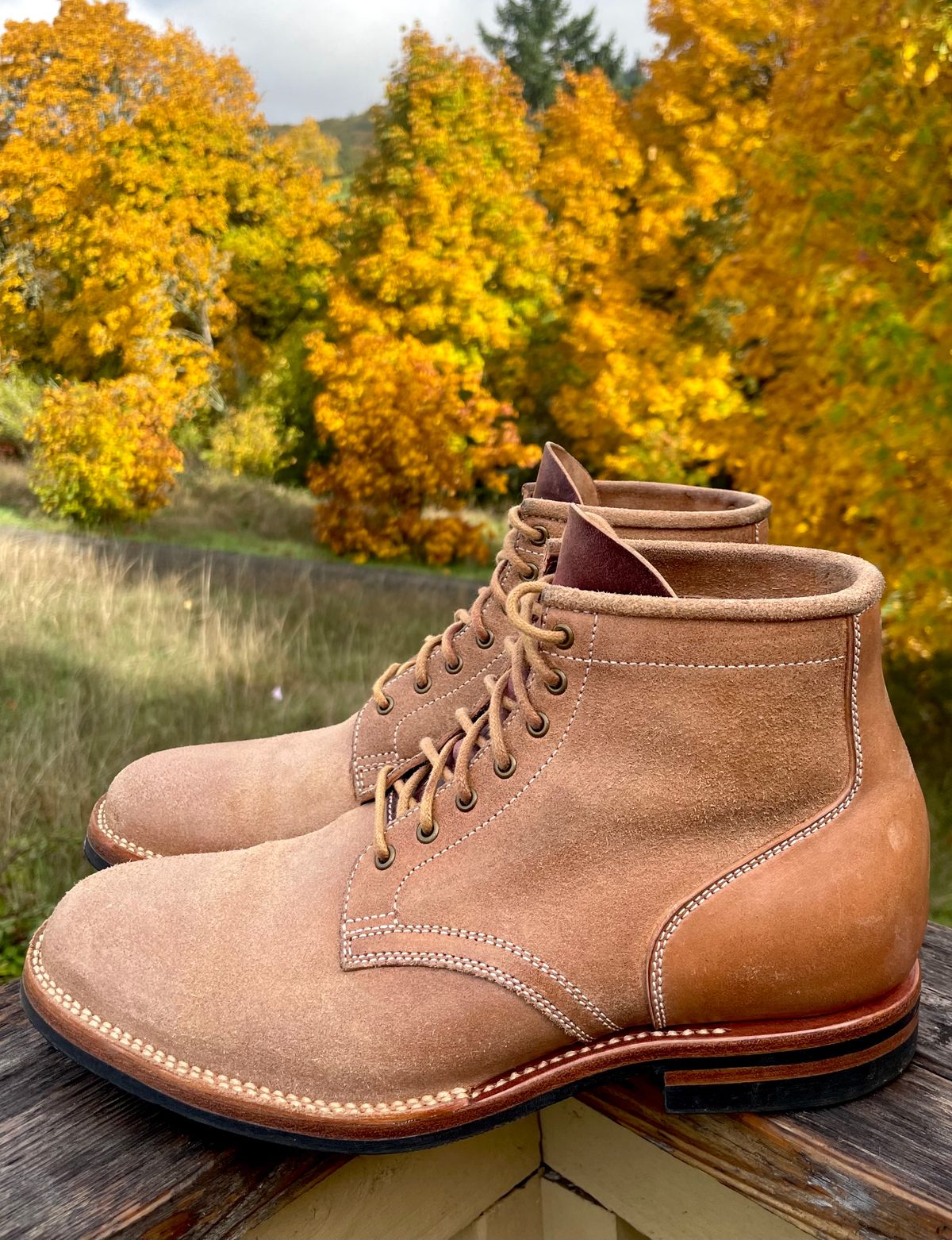 Photo by ccasenhiser on November 6, 2023 of the Flame Panda Service Boot in Natural Roughout Horsebutt.