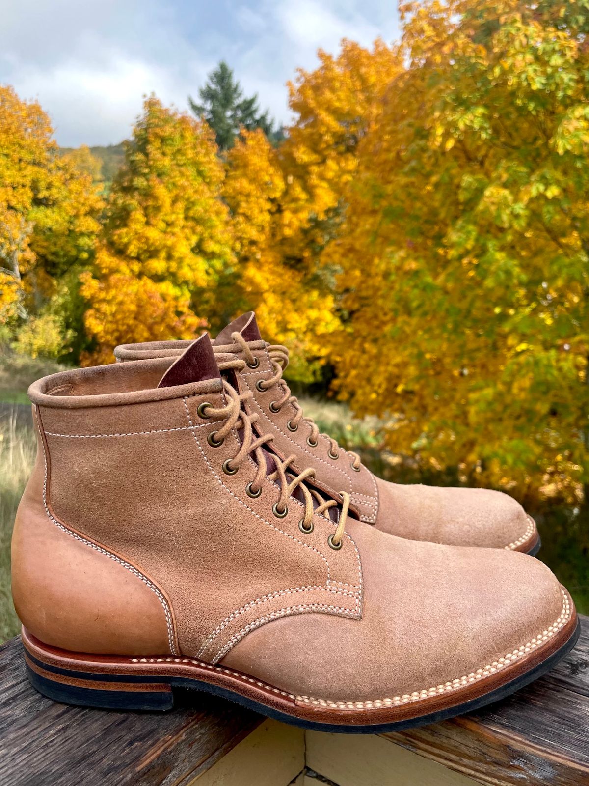 Photo by ccasenhiser on November 6, 2023 of the Flame Panda Service Boot in Natural Roughout Horsebutt.