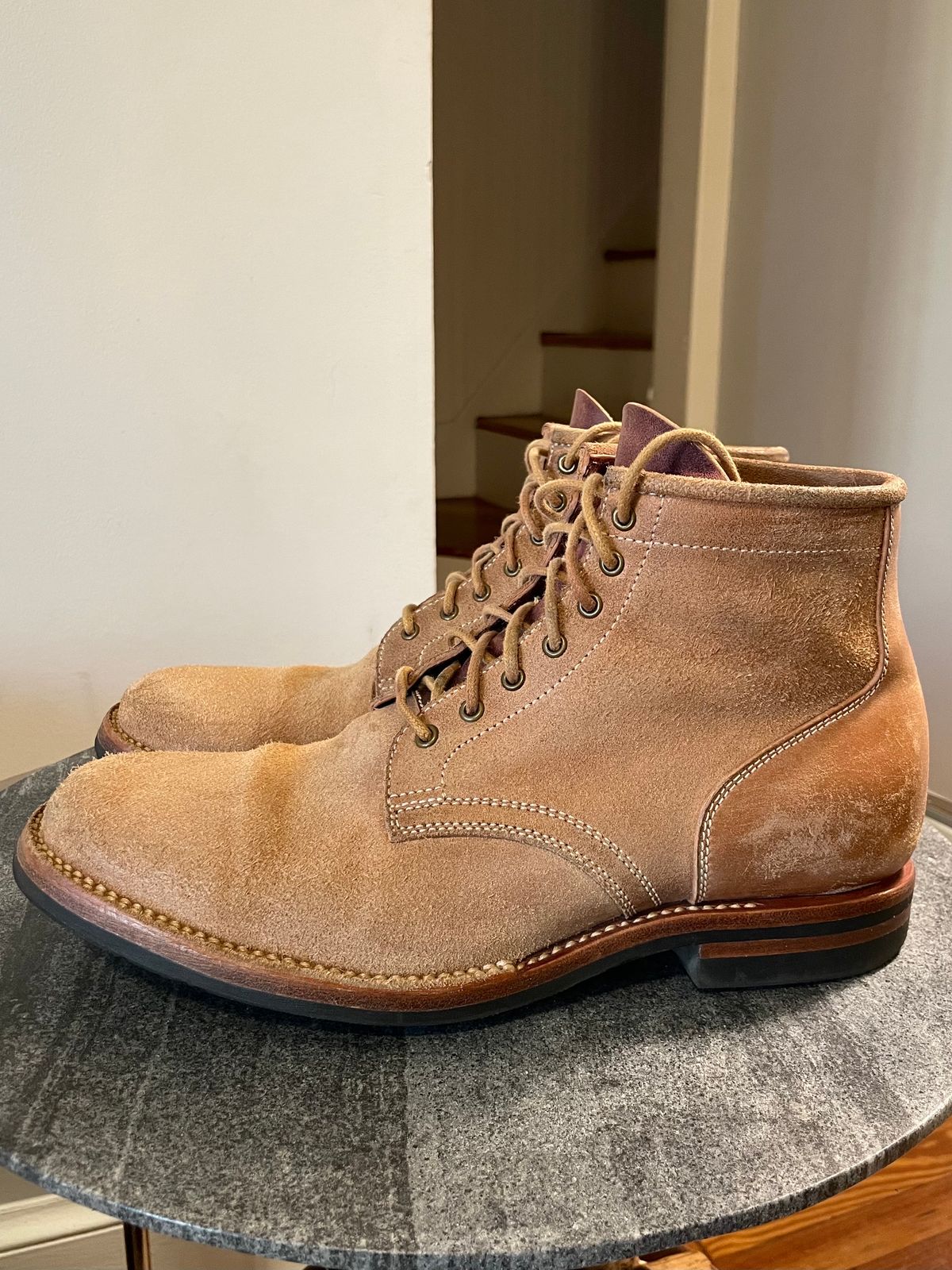 Photo by ccasenhiser on January 5, 2024 of the Flame Panda Service Boot in Natural Roughout Horsebutt.