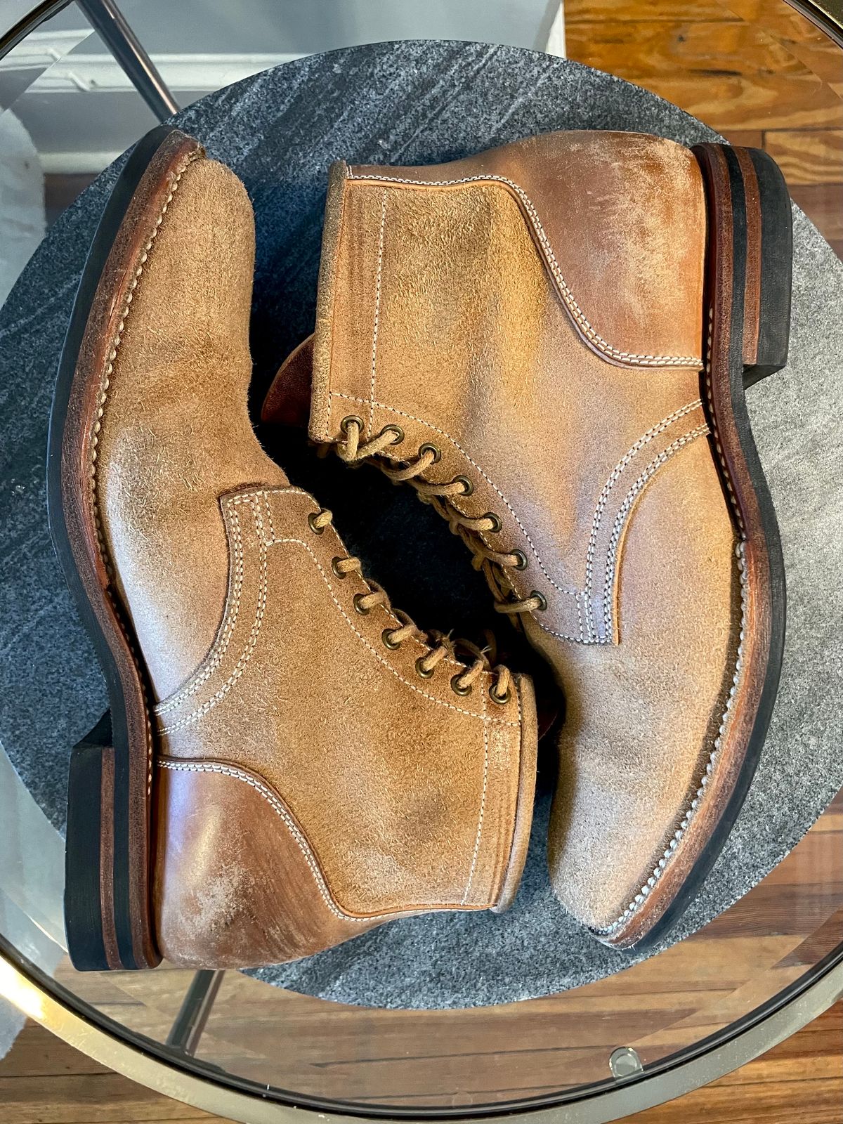 Photo by ccasenhiser on February 5, 2024 of the Flame Panda Service Boot in Natural Roughout Horsebutt.