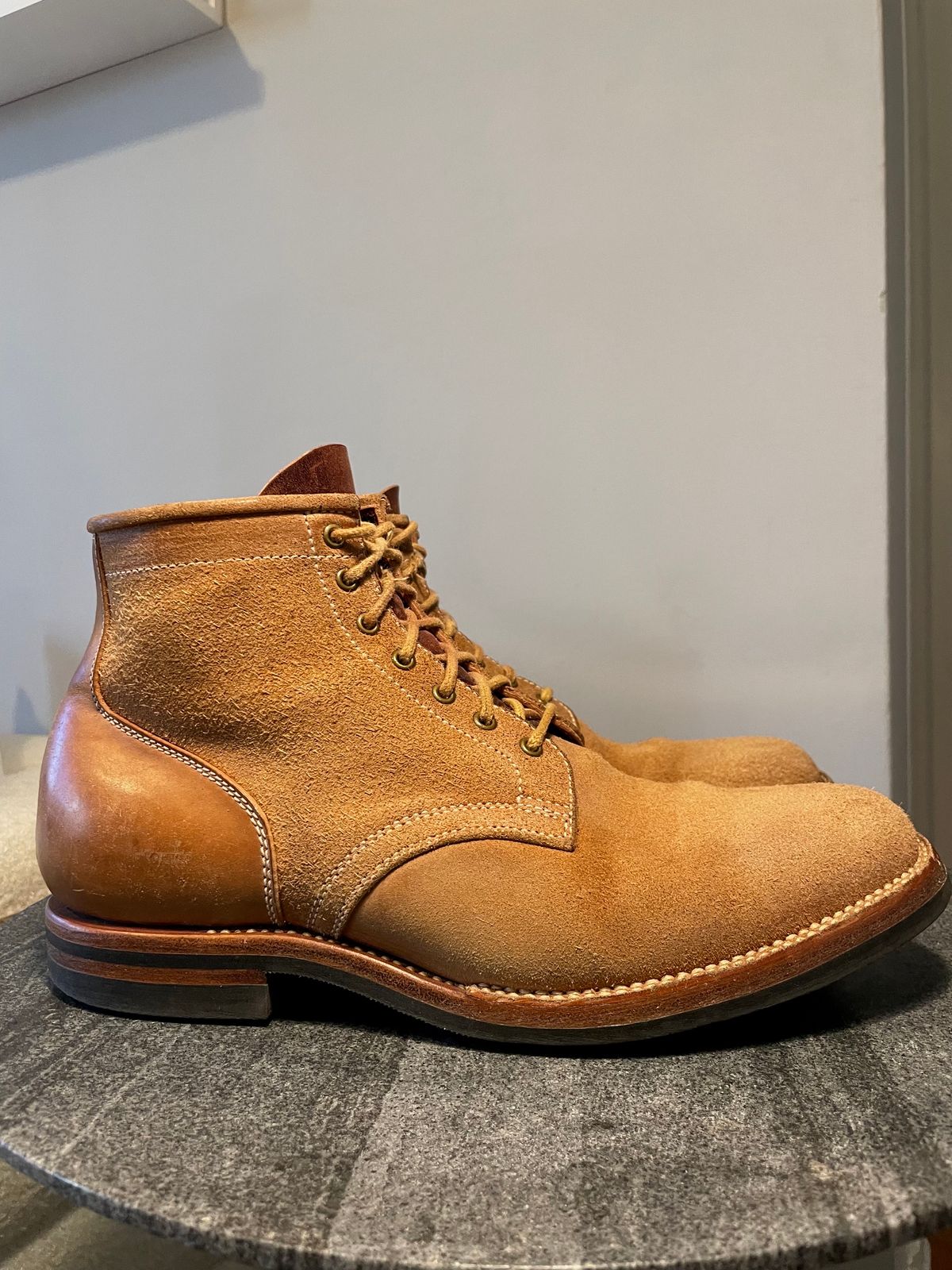 Photo by ccasenhiser on February 5, 2024 of the Flame Panda Service Boot in Natural Roughout Horsebutt.
