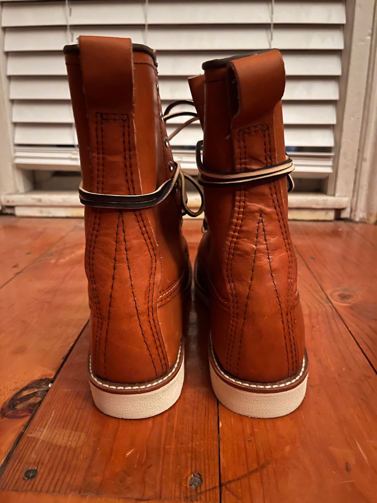 Photo by hawk33 on November 2, 2023 of the Red Wing 8-Inch Classic Moc in S.B. Foot Oro-Iginal.
