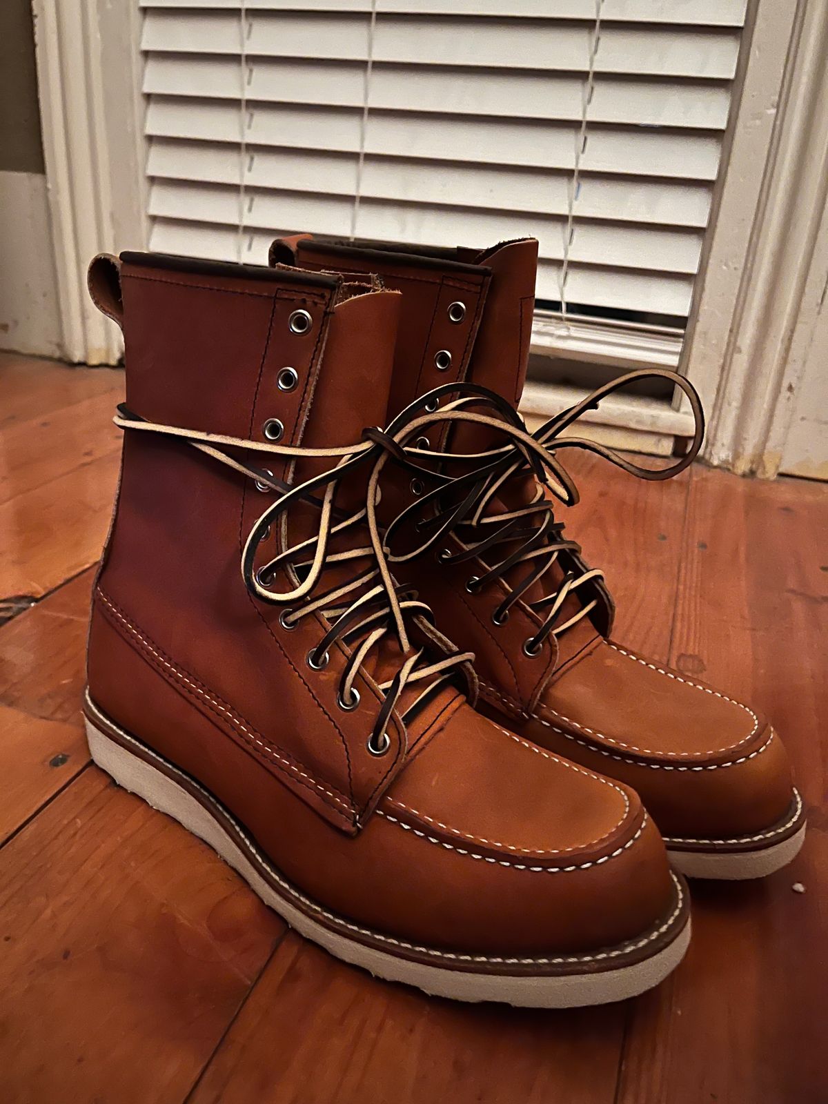 Photo by hawk33 on November 2, 2023 of the Red Wing 8-Inch Classic Moc in S.B. Foot Oro-Iginal.