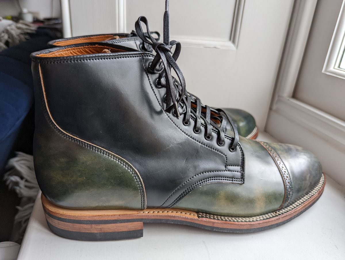 Photo by jugulle on October 5, 2022 of the Viberg Service Boot BCT in Horween Black Scuffed Shell Cordovan.