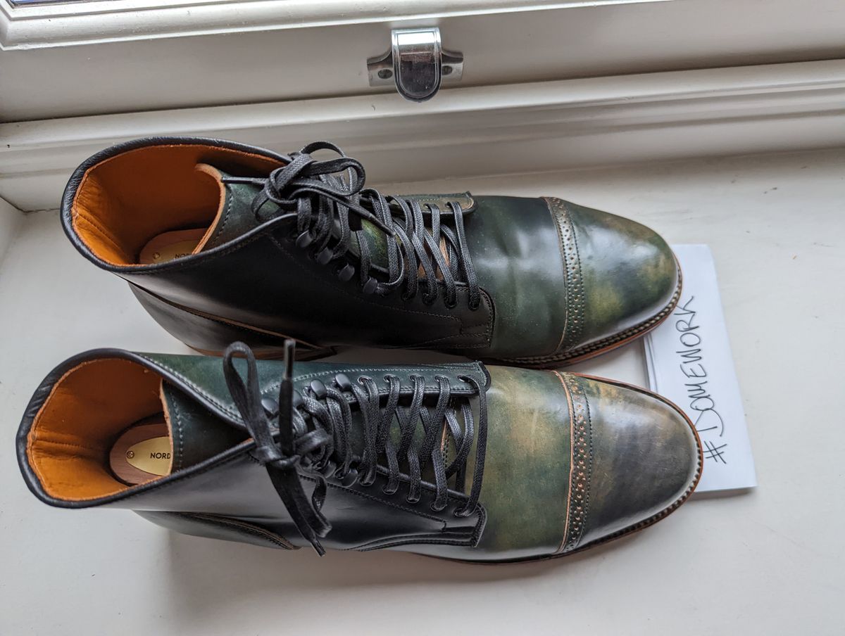 Photo by jugulle on October 5, 2022 of the Viberg Service Boot BCT in Horween Black Scuffed Shell Cordovan.