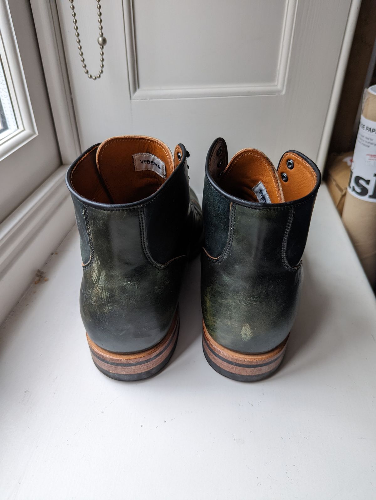 Photo by jugulle on November 3, 2022 of the Viberg Service Boot BCT in Horween Black Scuffed Shell Cordovan.