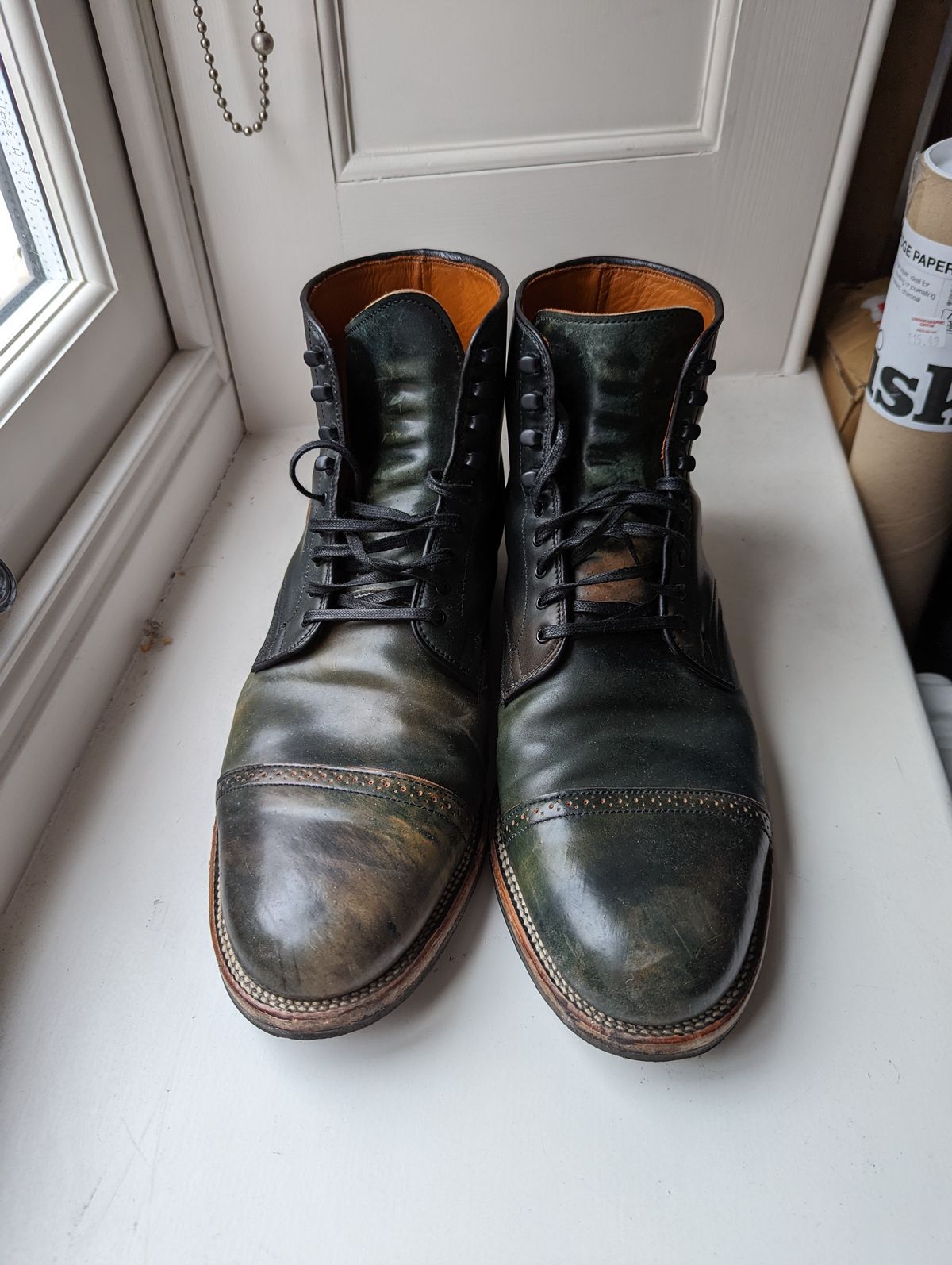 Photo by jugulle on November 3, 2022 of the Viberg Service Boot BCT in Horween Black Scuffed Shell Cordovan.