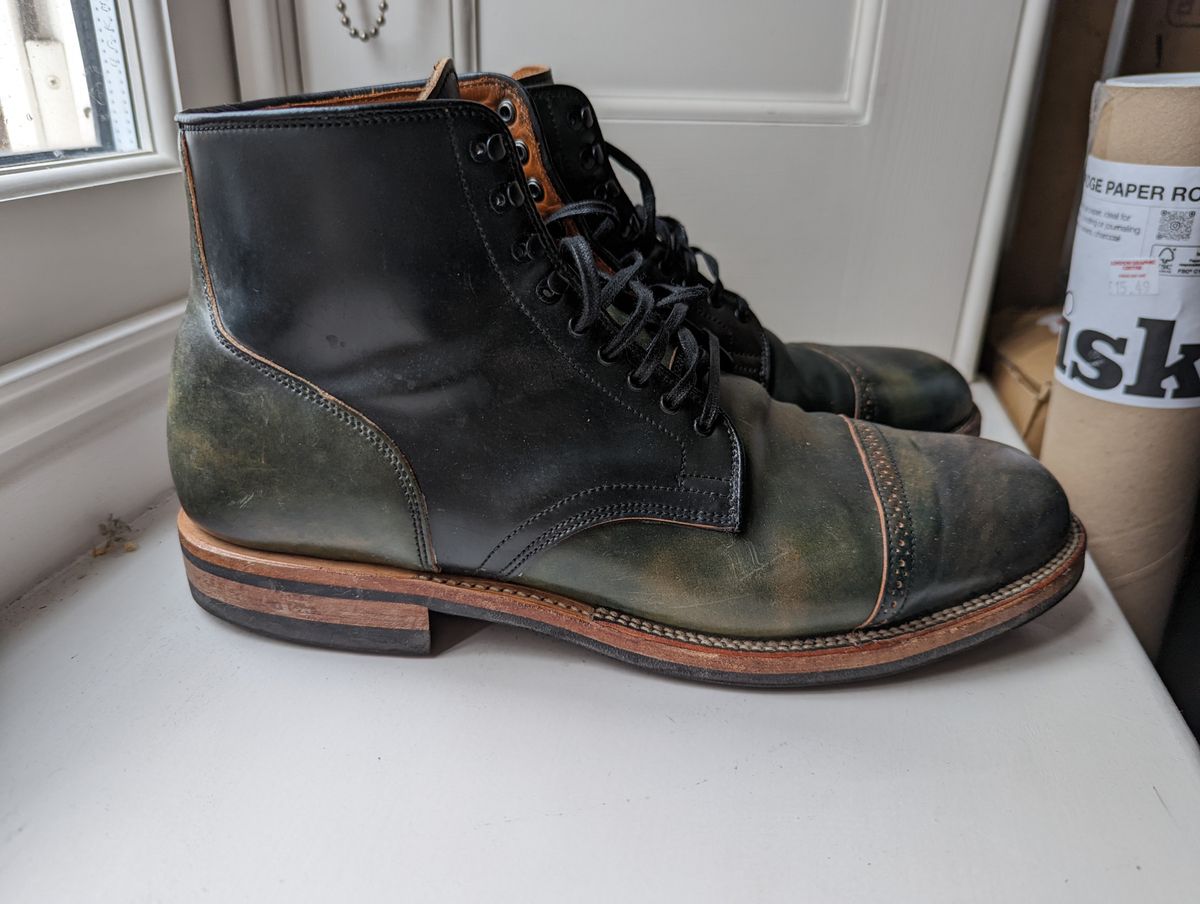 Photo by jugulle on November 3, 2022 of the Viberg Service Boot BCT in Horween Black Scuffed Shell Cordovan.